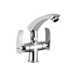 Center hole basin mixer 